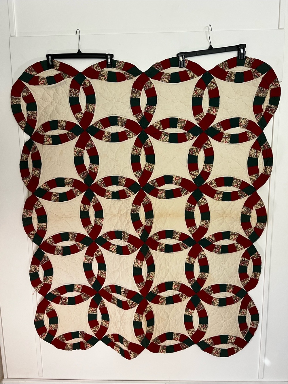 Vintage-Style Cream, Red and Green Double Wedding Ring Quilt